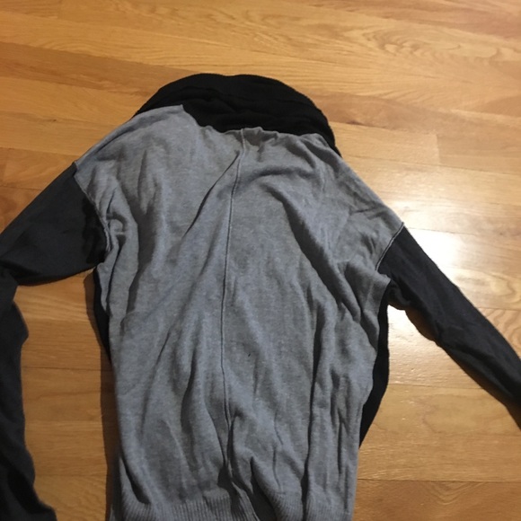 Super cute cowl neck sweater - Picture 2 of 2